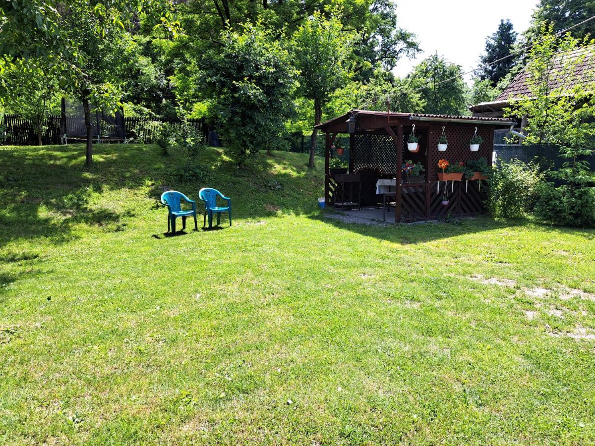 Casa De Vacanta Zsenik Vendeghaz Sovata Exteriör bild